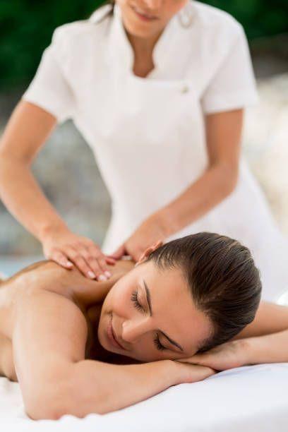 Layanan Pijat Panggilan Terdekat di Batam – Harga Terjangkau (Putri SPA). Setiap orang membutuhkan waktu untuk beristirahat dari rutinitas yang padat, termasuk Anda yang tinggal atau sedang berada di Batam. Putri Spa hadir untuk memberikan kenyamanan dan relaksasi tanpa harus keluar rumah. Dengan layanan pijat profesional yang bisa dipesan kapan